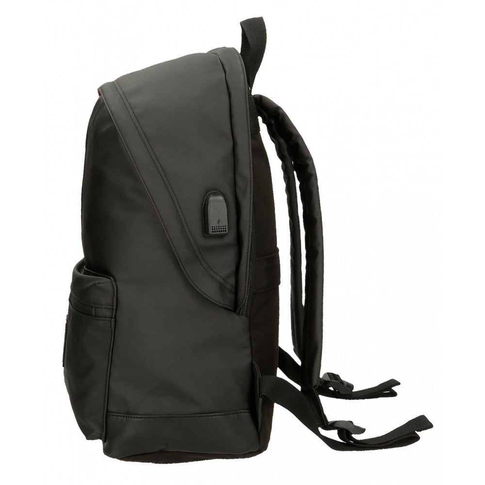 Kaksi osastoa Pepe Jeans hoxton