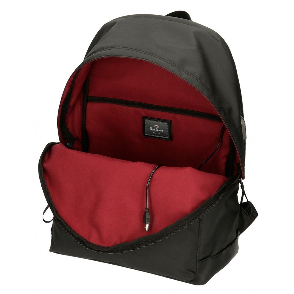 Kaksi osastoa Pepe Jeans hoxton