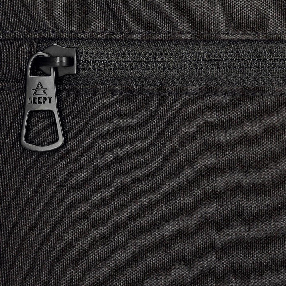 Zwei Fächer Adept Fox.