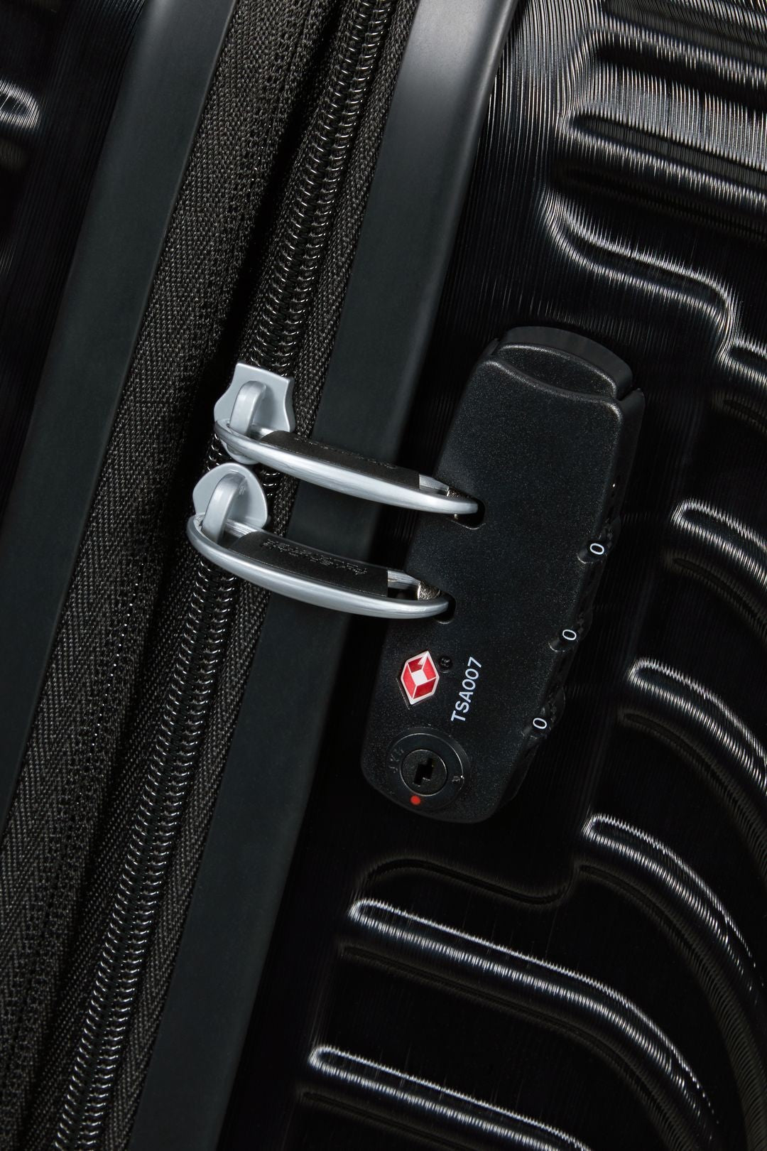 MICKEY CLOUDS Koffer Extensible 66cm AMERICAN TOURISTER