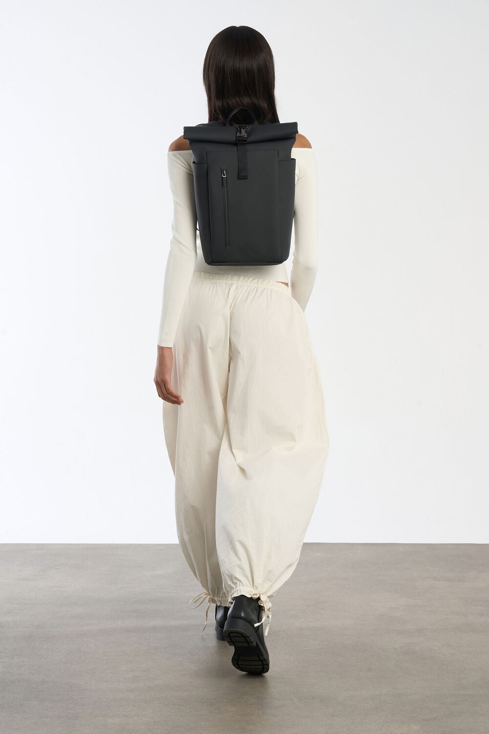 LIPAULT mini rolltop rygsæk LOST IN BERLIN - Sort