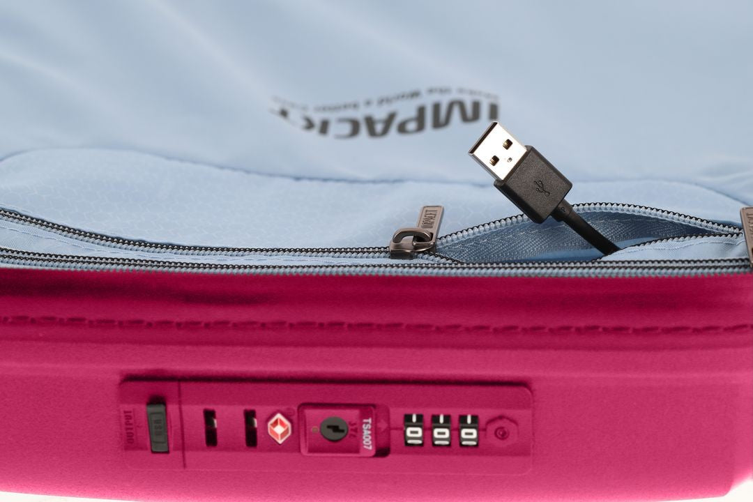 IP1 IMPACKT Valise cabine AVEC USB PORT 55CM