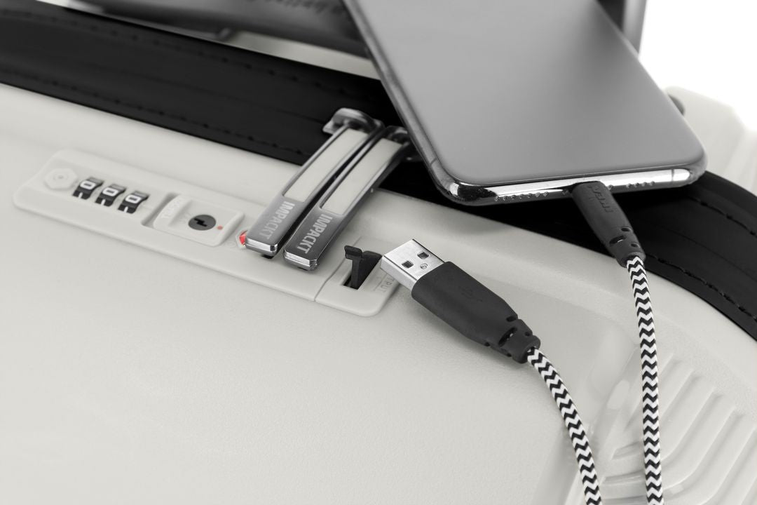 IP1 IMPACKT Valise cabine AVEC USB PORT 55CM