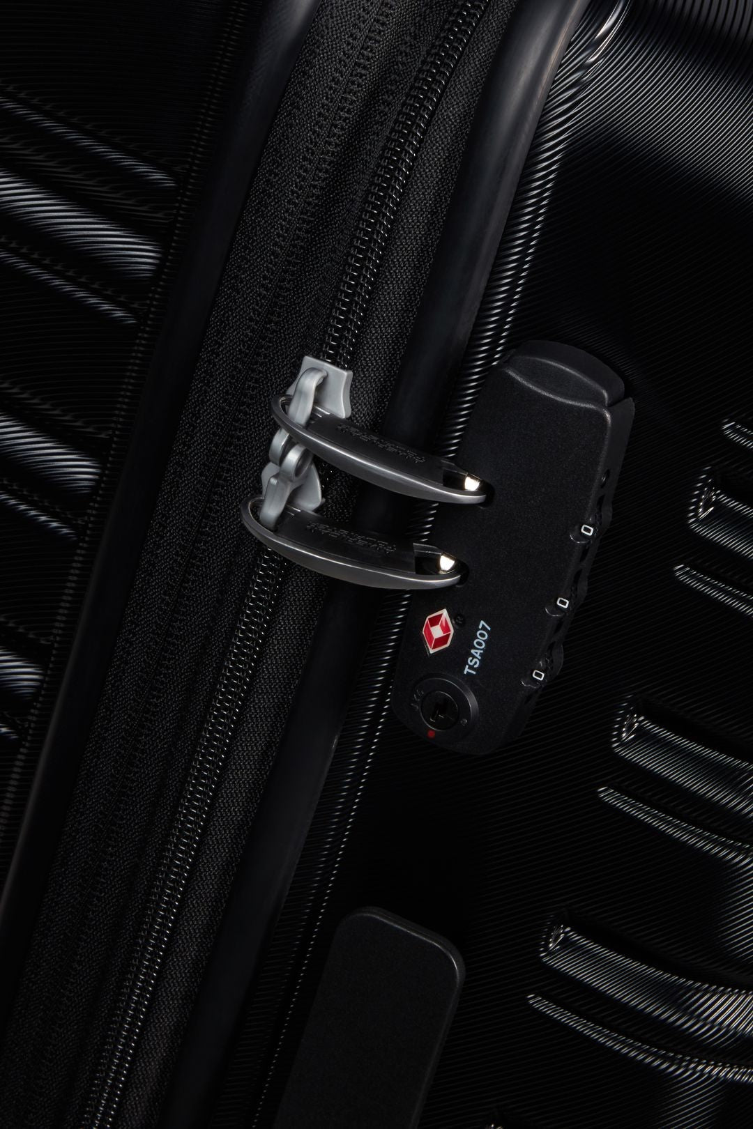 AMERICAN TOURISTER Valigia media EXTENSIBLE FLASHLINE 67CM