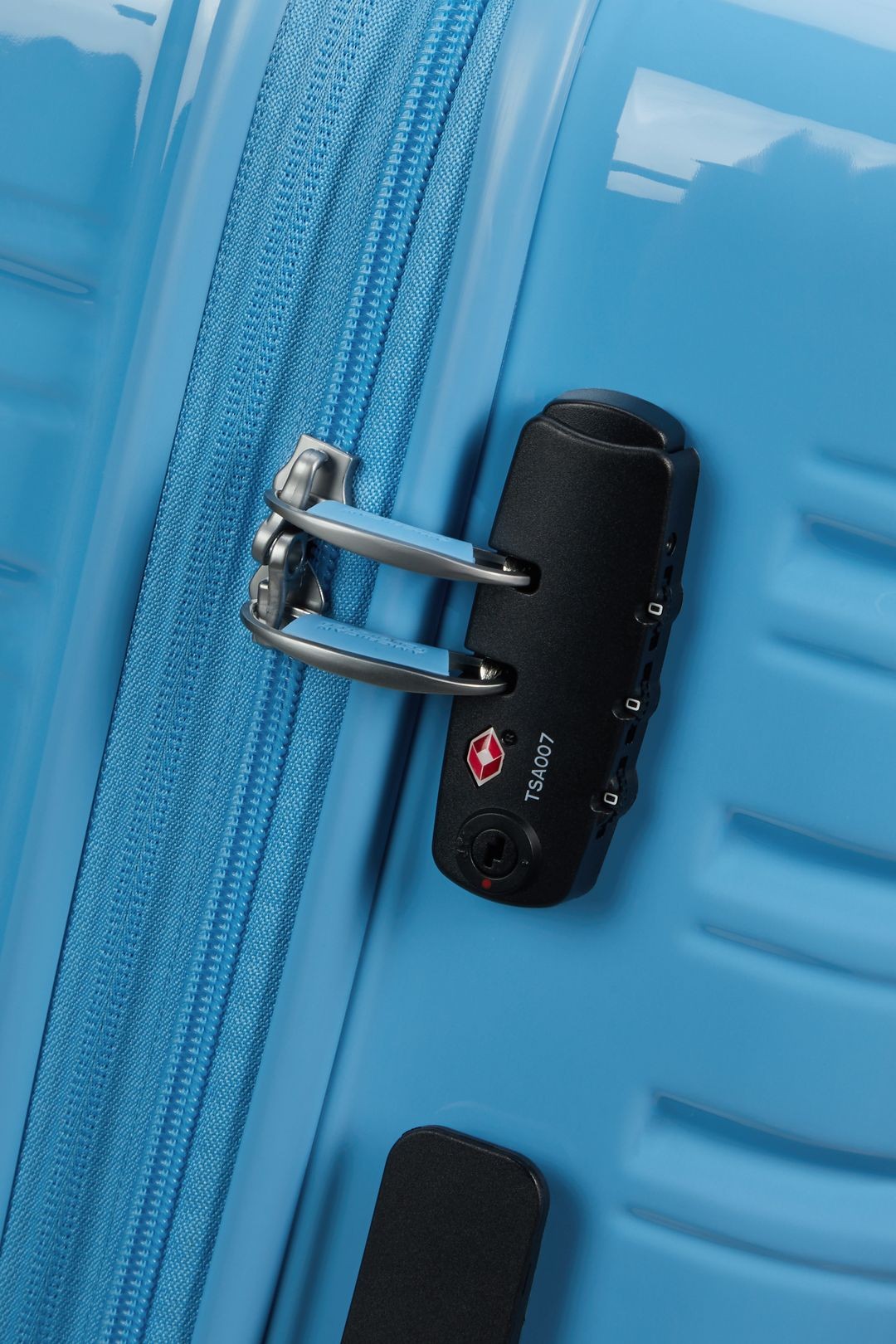 AMERICAN TOURISTER Mittlerer Koffer EXTENSIBLE FLASHLINE POP 67CM