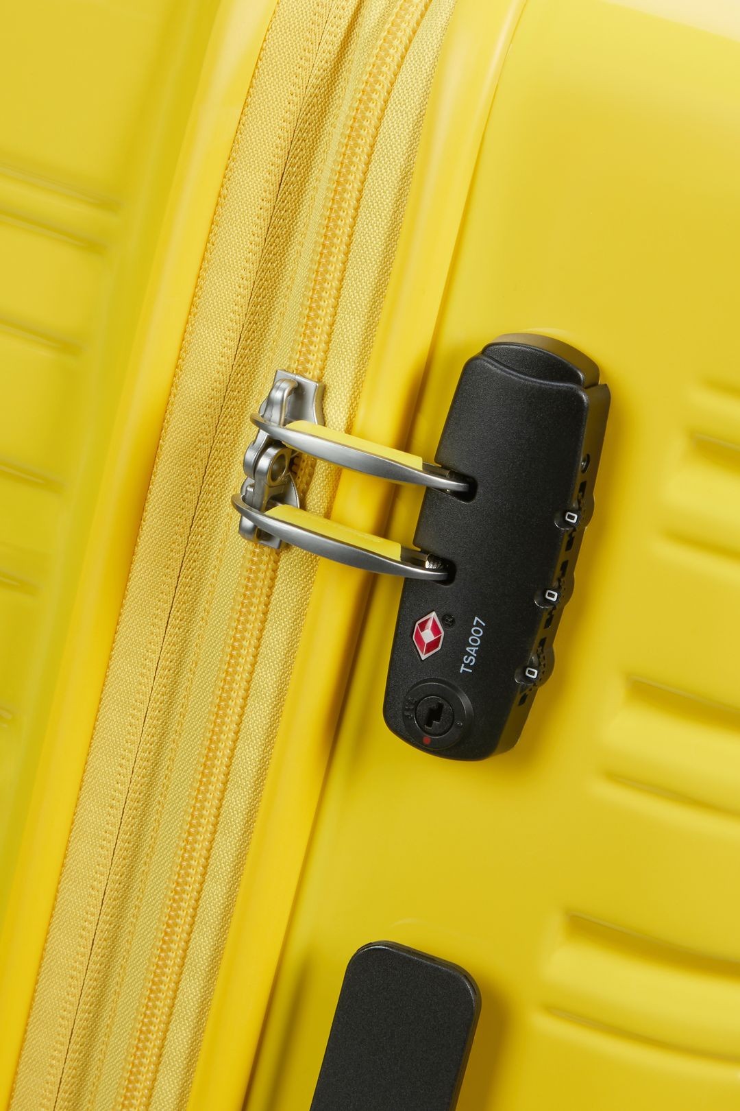 AMERICAN TOURISTER Mittlerer Koffer EXTENSIBLE FLASHLINE POP 67CM