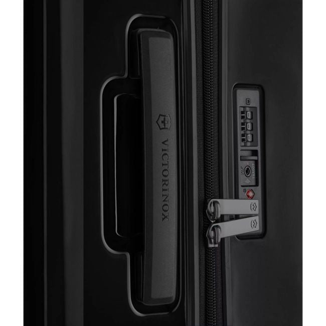 AIROX OF VICTORINOX - Median suitcase 69 cm