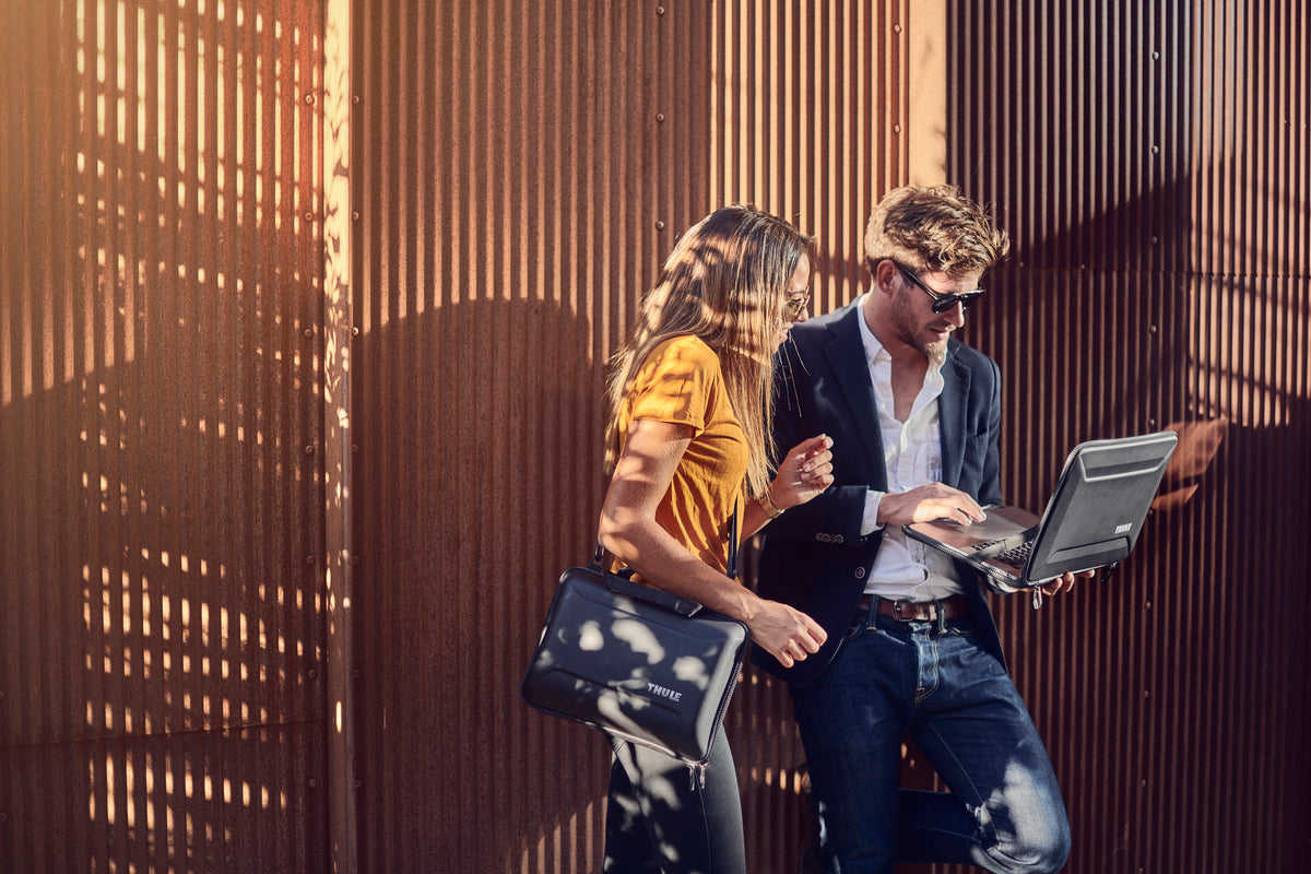 THULE FUNDA PARA PORTATIL 16" GAUNTLET 4