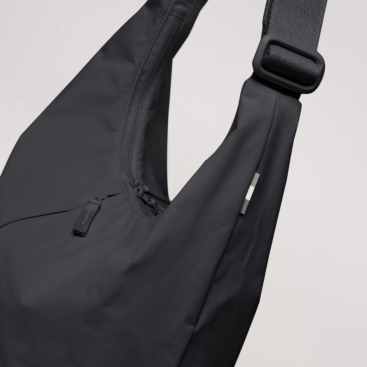 GOT BAG T-SHAPE BAG MONOCHROME