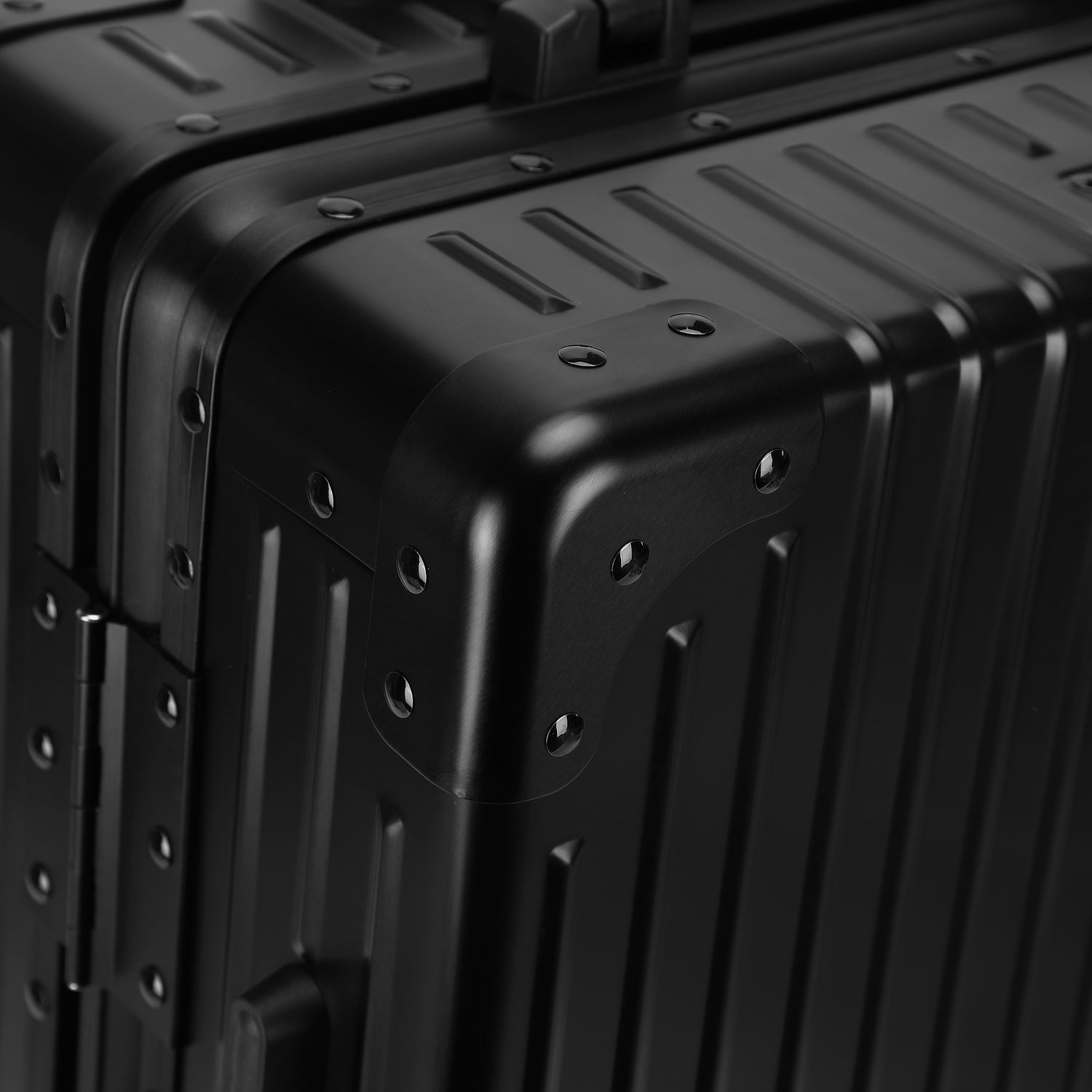 GREENWICH Maleta 100% ALUMINIO Praga Mediana 66.5cm