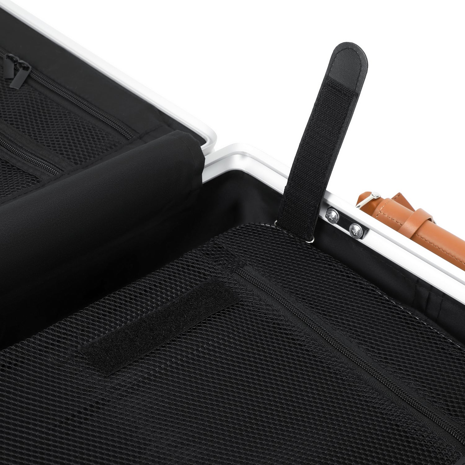 GREENWICH Großer Aluminiumkoffer mit Griff aus veganem Leder NEW YORK 2.0