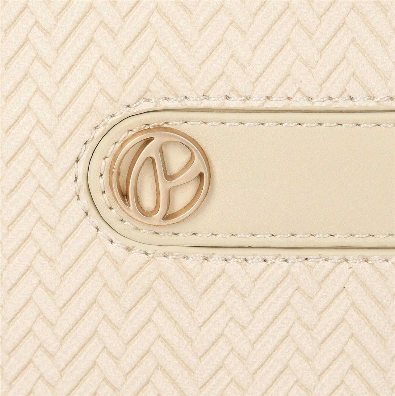 7912131 Adapt Backpack. 2C PORORord.pjl Sprig