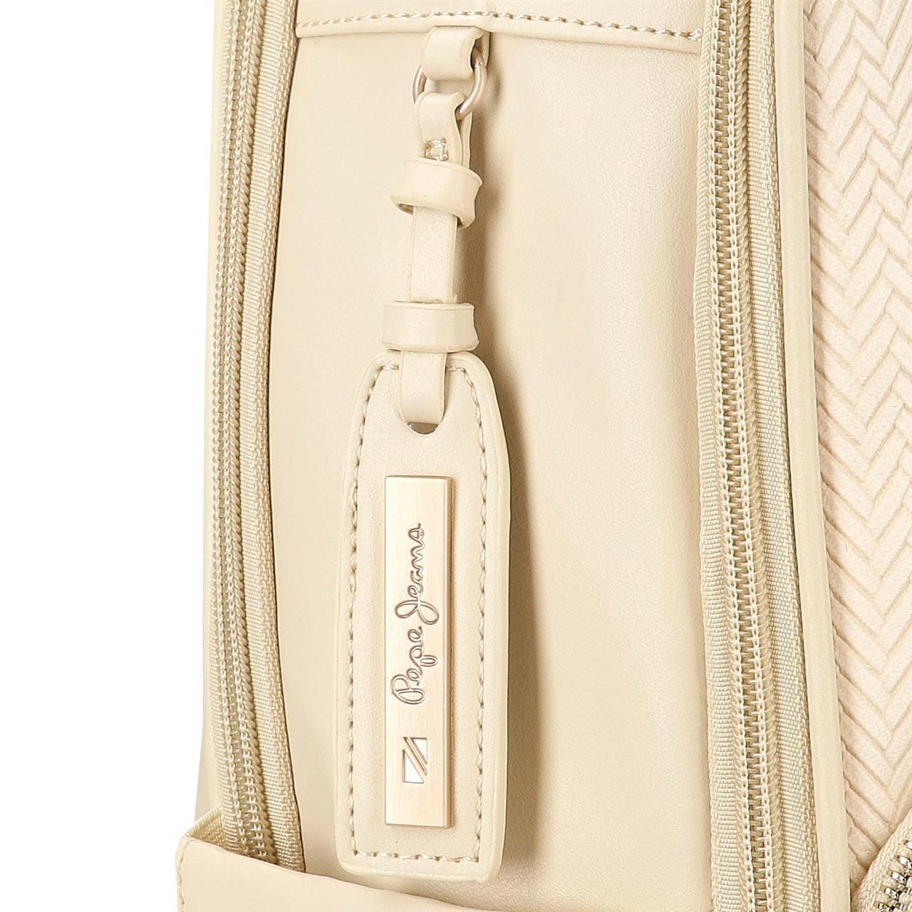 7912131 Adapt Backpack. 2C PORORord.pjl Sprig