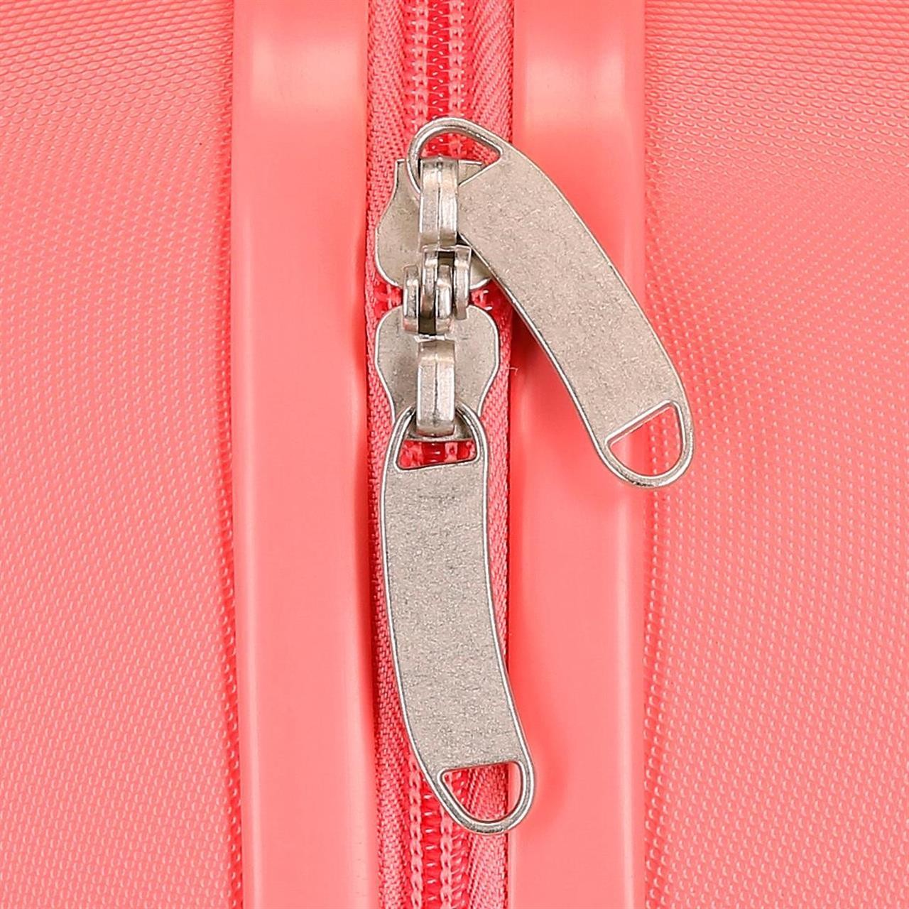 4721021 Maleta INF.ABS 4R.(2 MULTI.) 45CM. MINNIE LOVING LIF