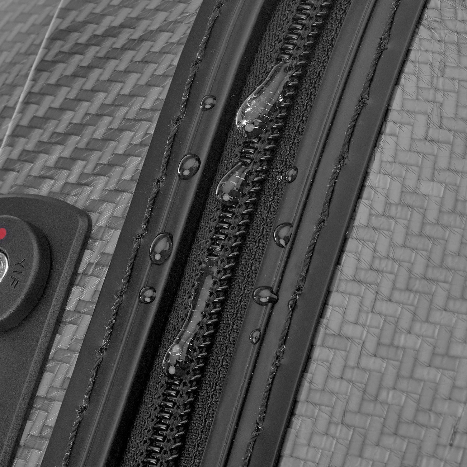 Roncato Medium suitcase Extensible WE ARE GLAM DLX 70cm