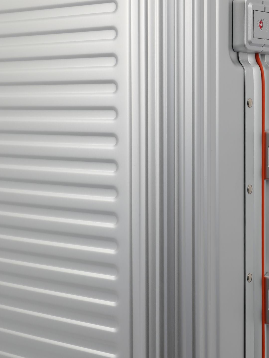 TRAVELITE – Maleta Mediana ALUMINIO NEXT 2.0 – 67cm