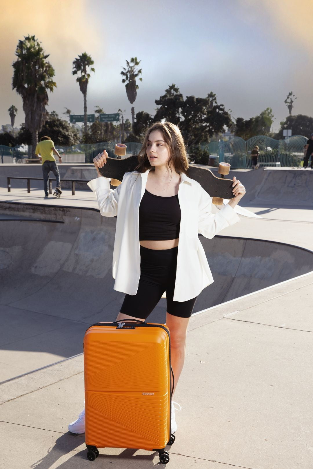 Airconic von American Tourister Spinner Mittelgroß