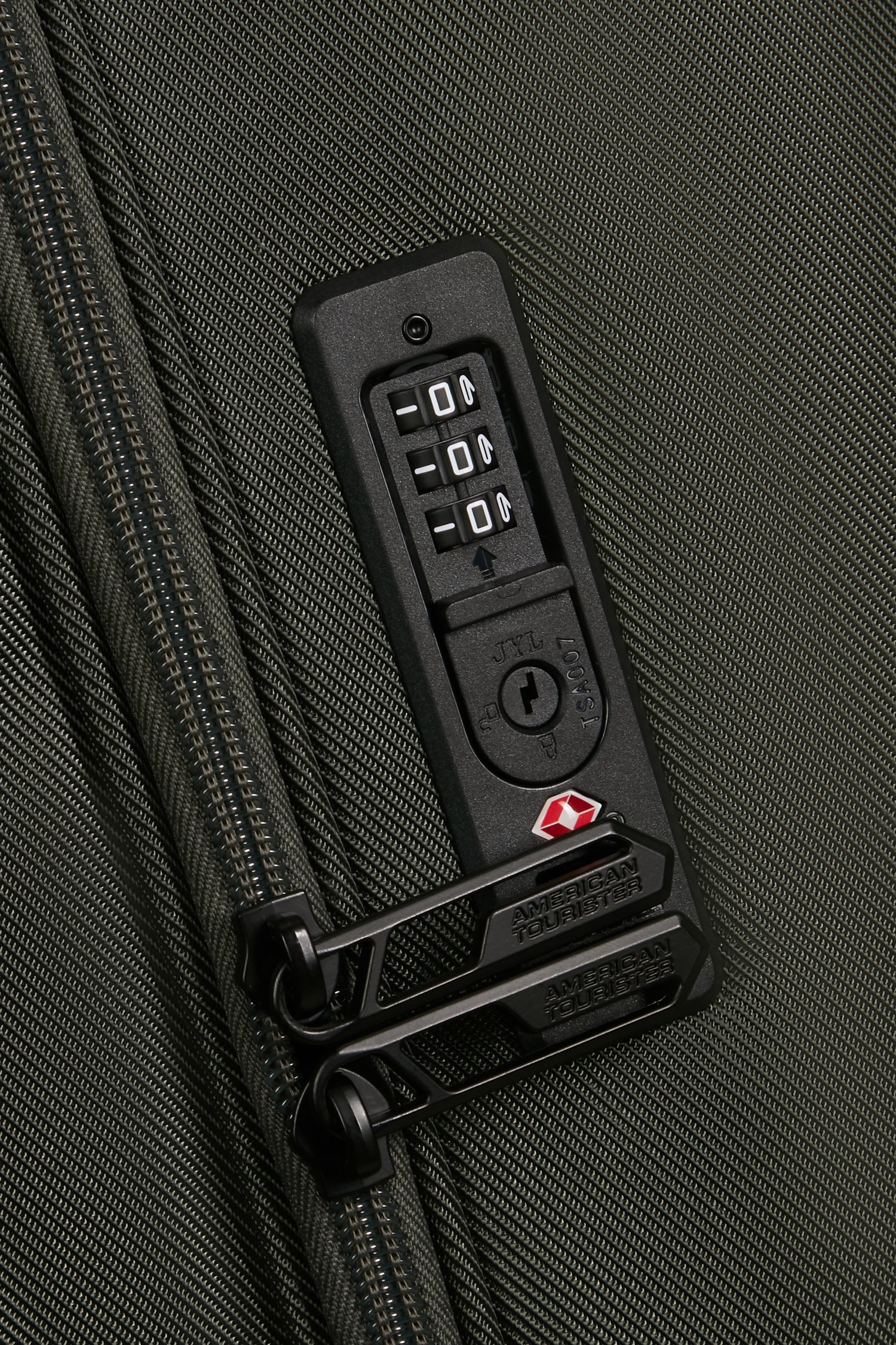 BOLSA DE VIAJE L 4 Ruedas URBAN TRACK de American Tourister