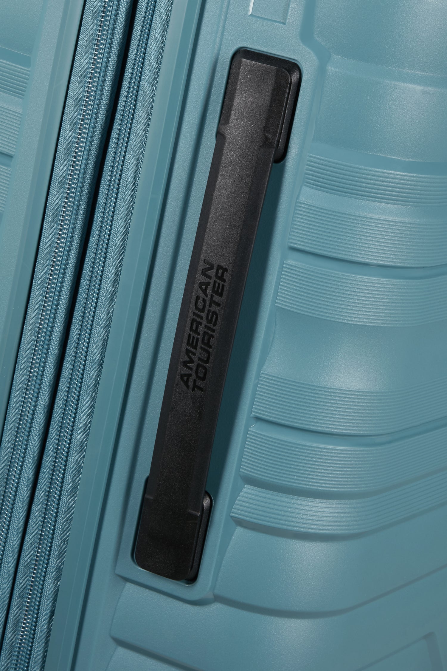 AMERICAN TOURISTER Keskikokoinen matkalaukku extensible Flytwisti