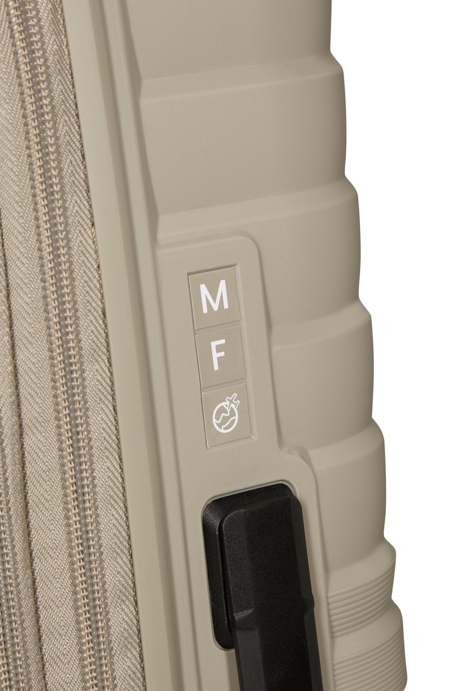 AMERICAN TOURISTER Keskikokoinen matkalaukku extensible Flytwisti