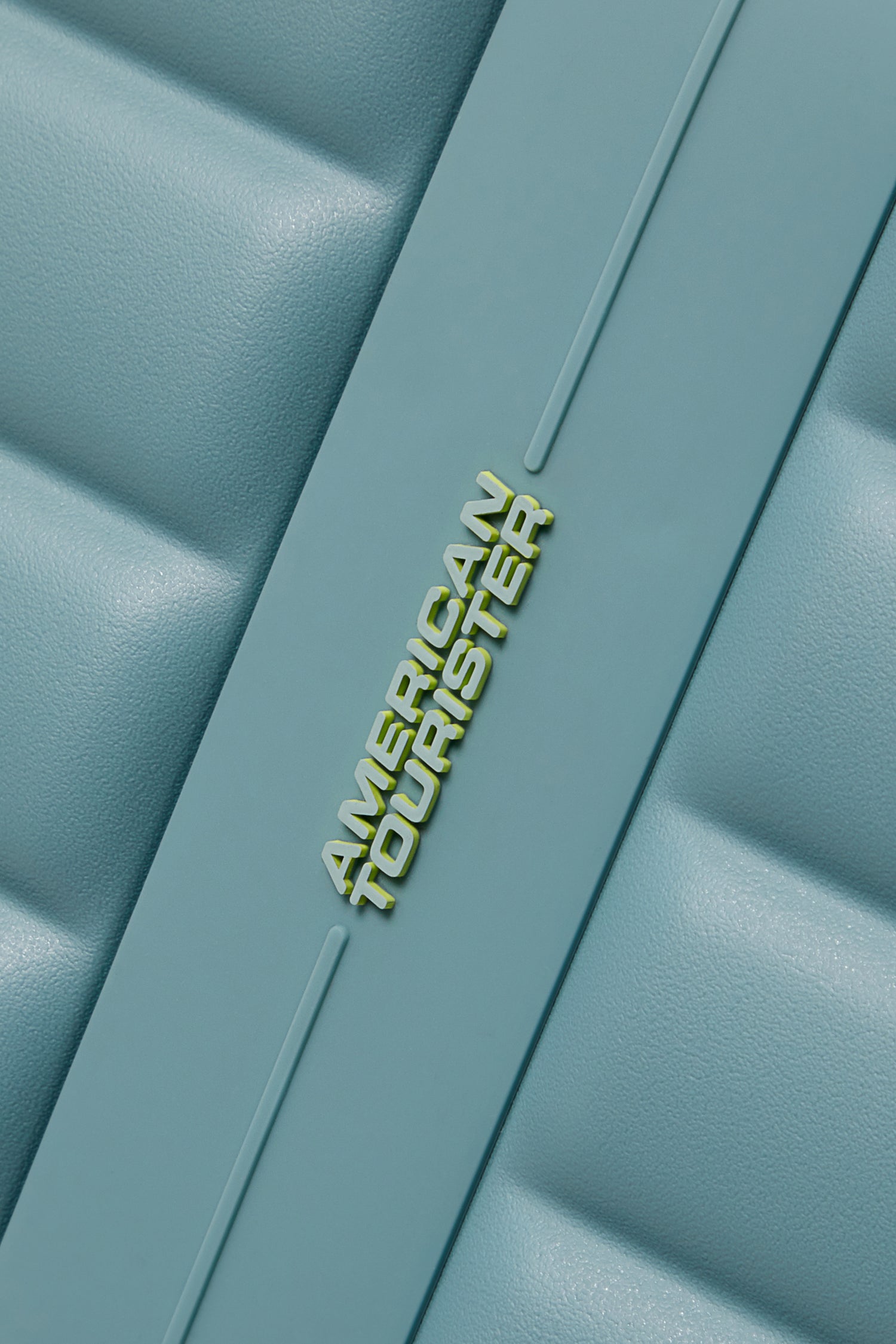 AMERICAN TOURISTER średniej wielkości walizka z możliwością rozbudowy 67cm NEOVIBE