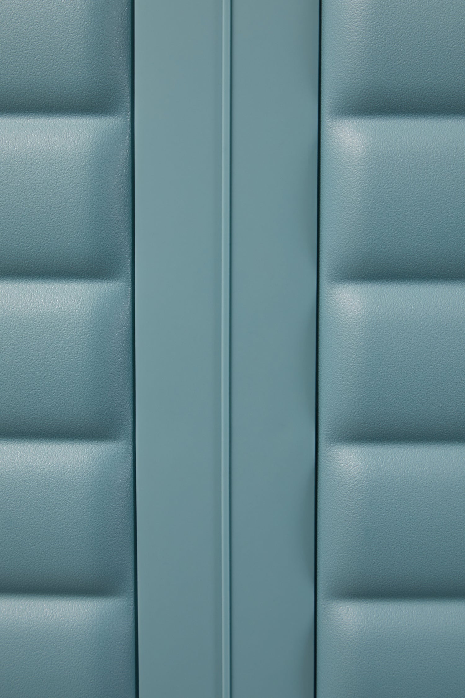 AMERICAN TOURISTER średniej wielkości walizka z możliwością rozbudowy 67cm NEOVIBE