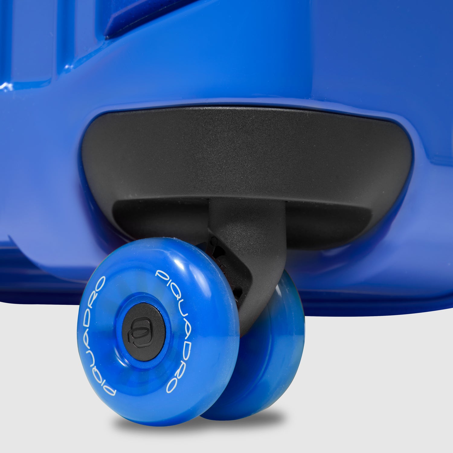 PIQUADRO MALETA POP TIPO TRUNK SUPER GRANDE 80CM