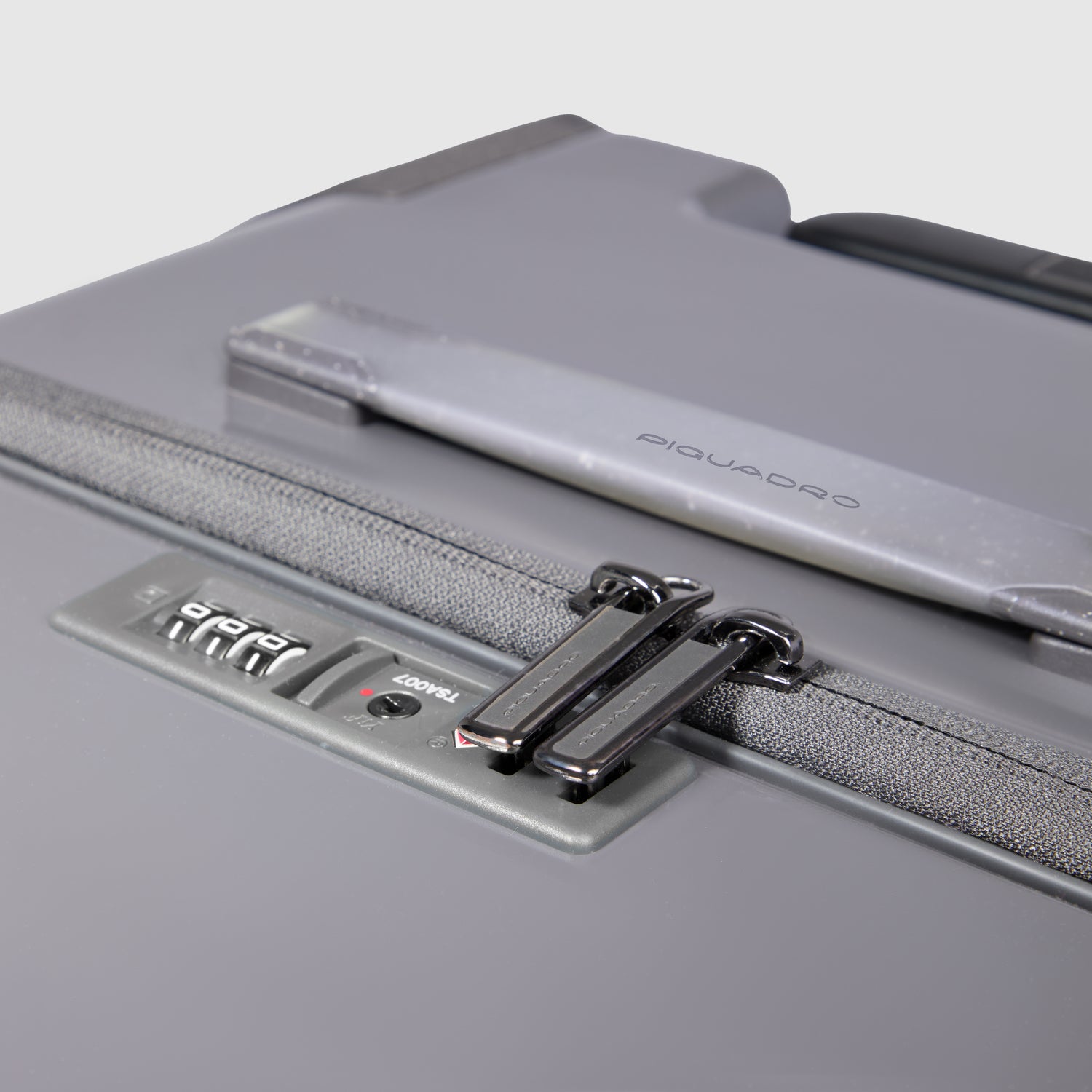 PIQUADRO MALETA POP TIPO TRUNK SUPER GRANDE 80CM