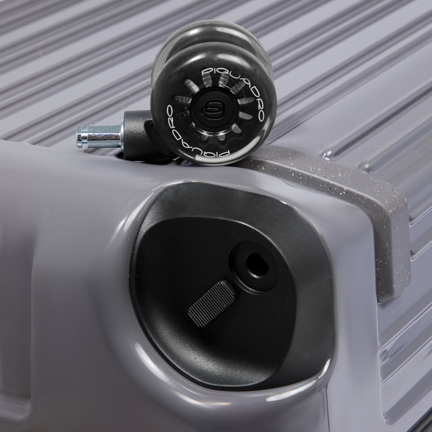 PIQUADRO MALETA POP TIPO TRUNK SUPER GRANDE 80CM