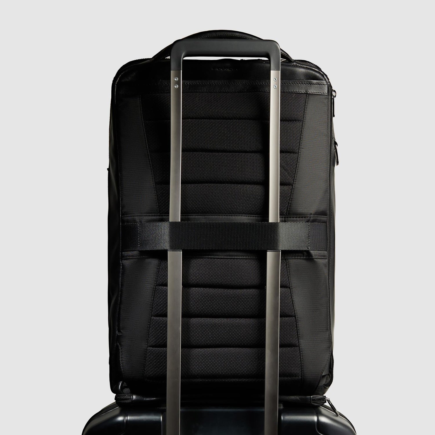 PIQUADRO BOLSA DE VIAJE ADAPTABLE A MOCHILA