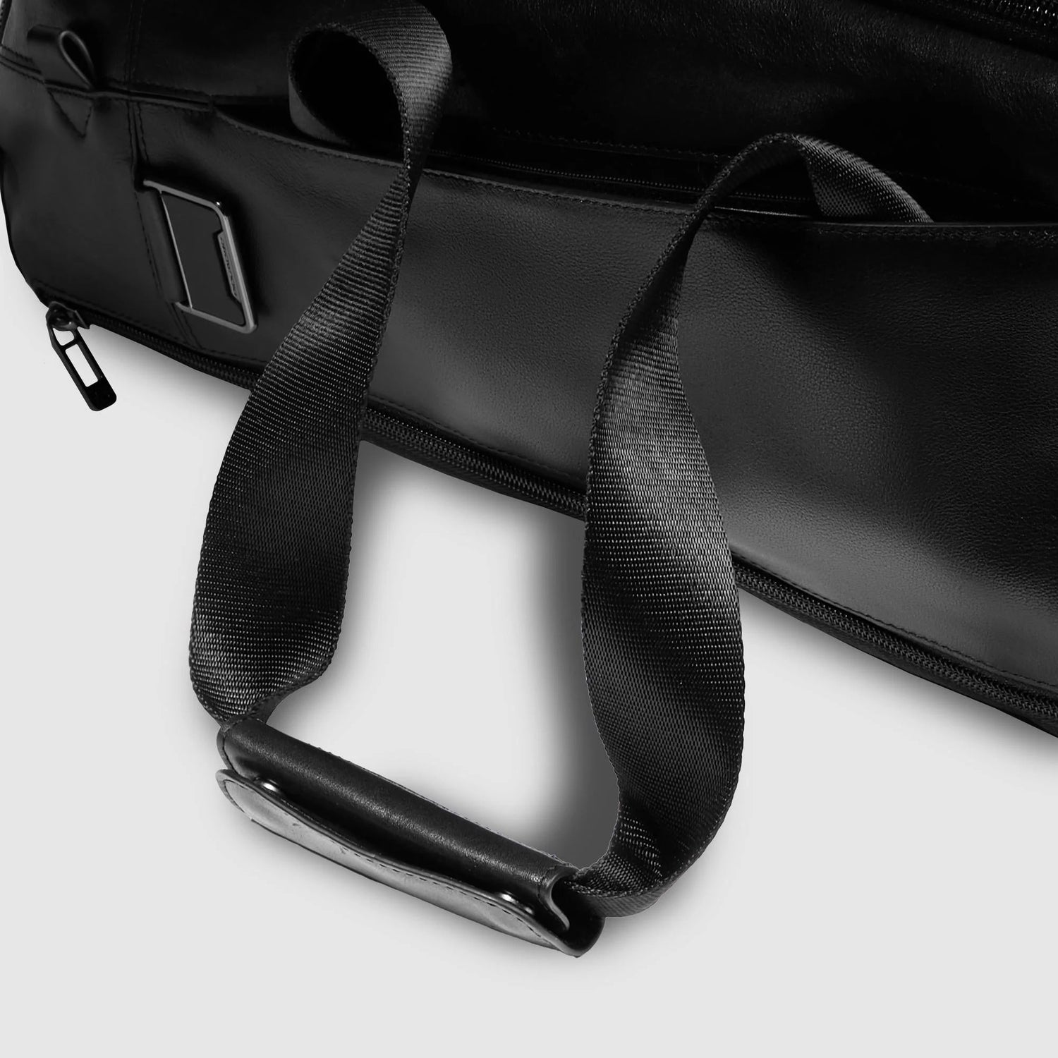 PIQUADRO BOLSA DE VIAJE ADAPTABLE A MOCHILA