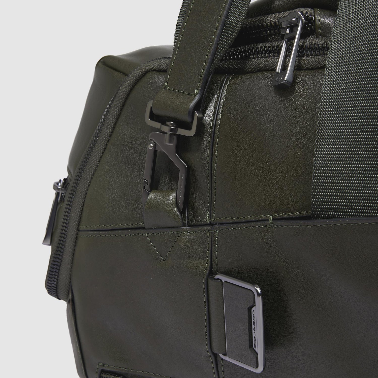 PIQUADRO BOLSA DE VIAJE ADAPTABLE A MOCHILA