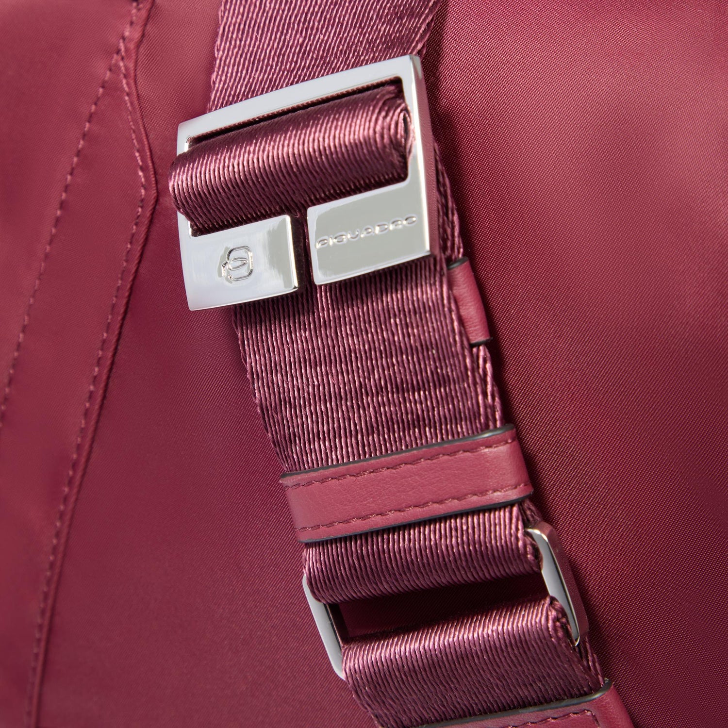 PIQUADRO BOLSO DE VIAJE PLEGABLE DE MUJER