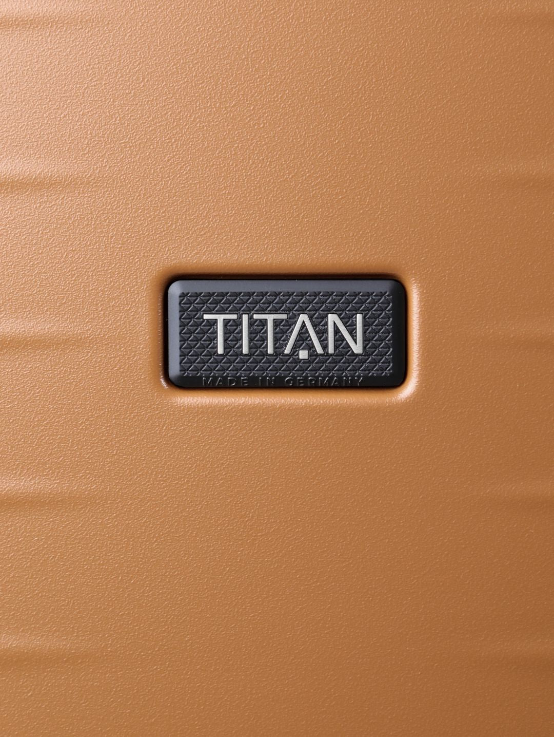 TITAN UPGRADE SVT SUITCASE WITH FRONT POCKET