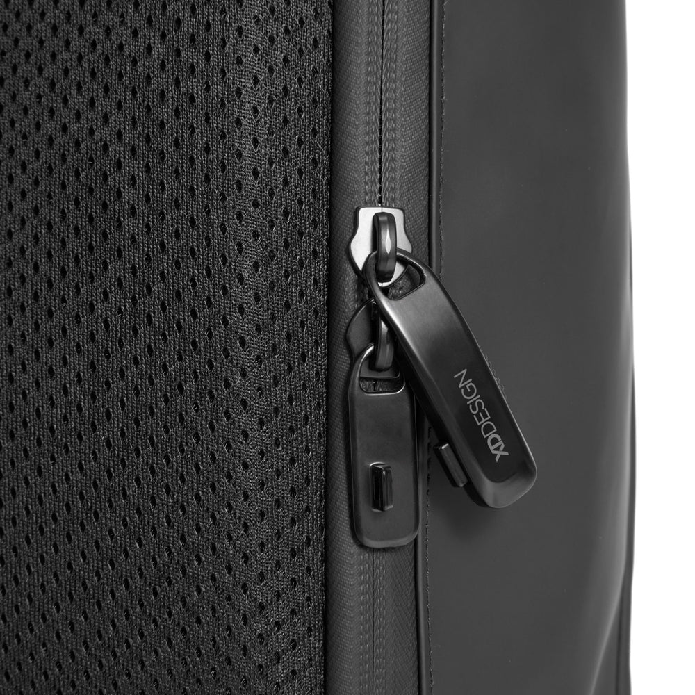 URBAN WATER RESISTANT FLAP TOP