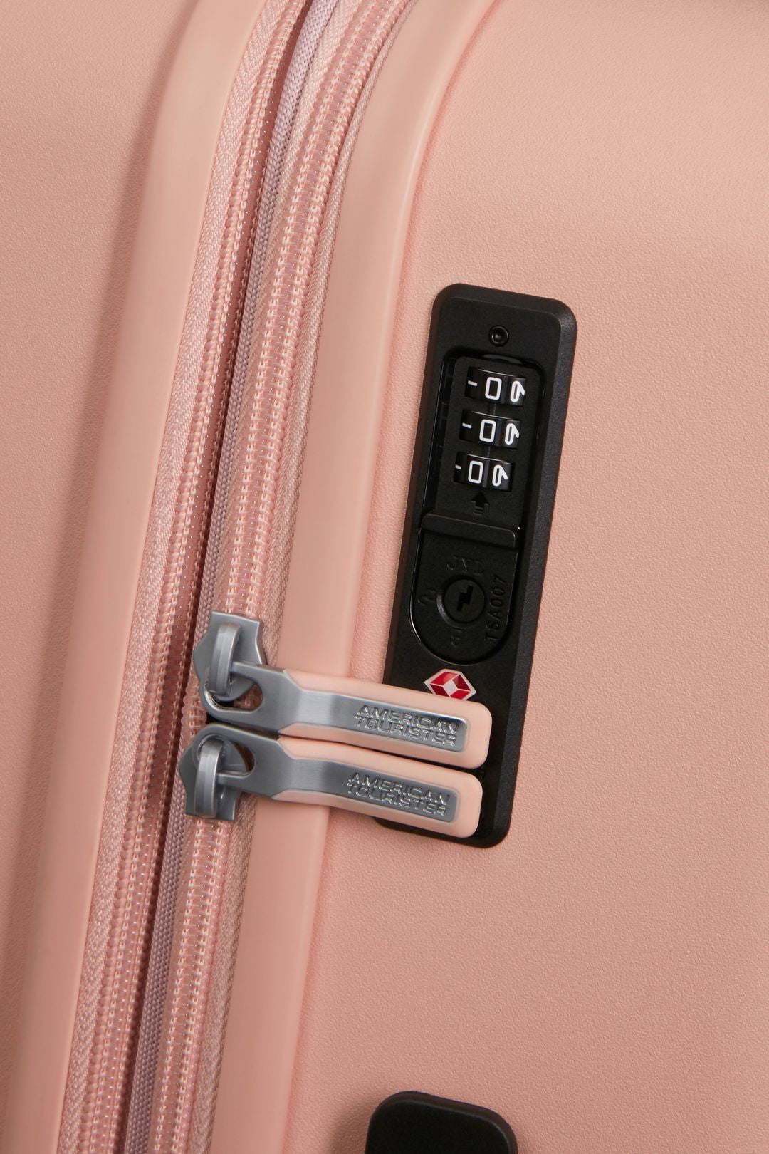 AMERICAN TOURISTER Keskikokoinen matkalaukku EXTENSIBLE DYNABELT 66CM