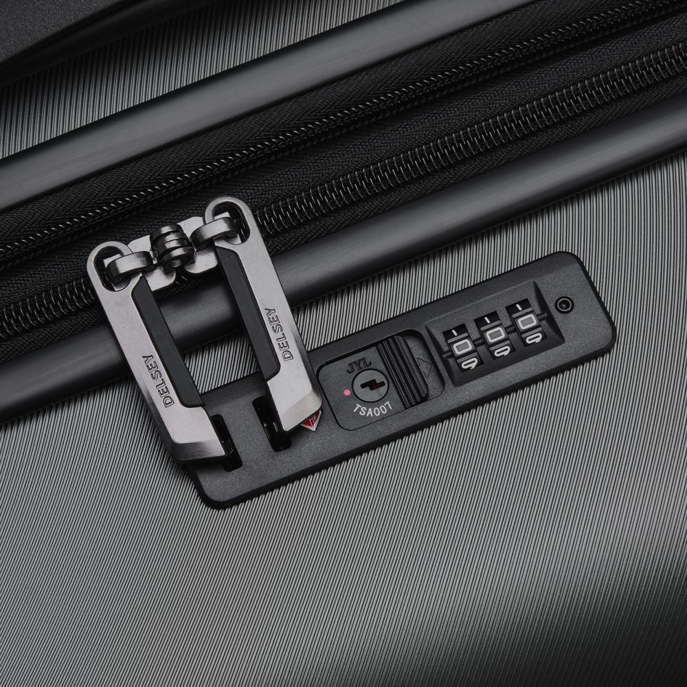 DELSEY VALISE MOYENNE AIR ARMURE RIGIDE D'UNE CAPACITÉ DE 71,22 L