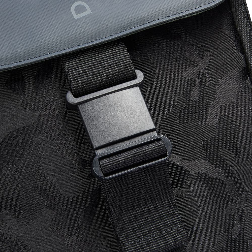 DELSEY SECURFLAP. 16" BACKPACK