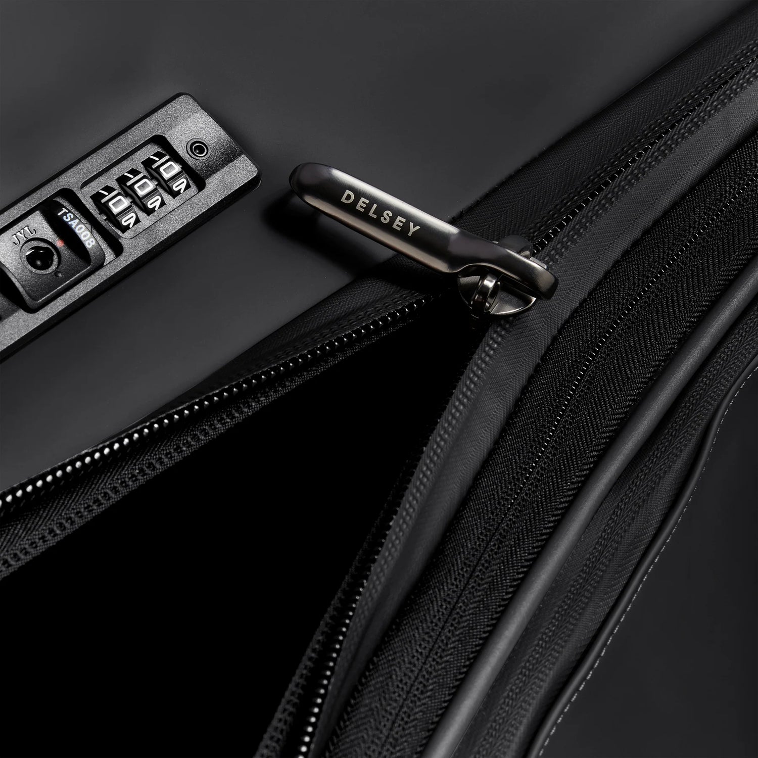 DELSEY TURENNE DOUX. TROLLEY CABINE EXTENSIBLE 4 ROUES DOUBLES 76CM