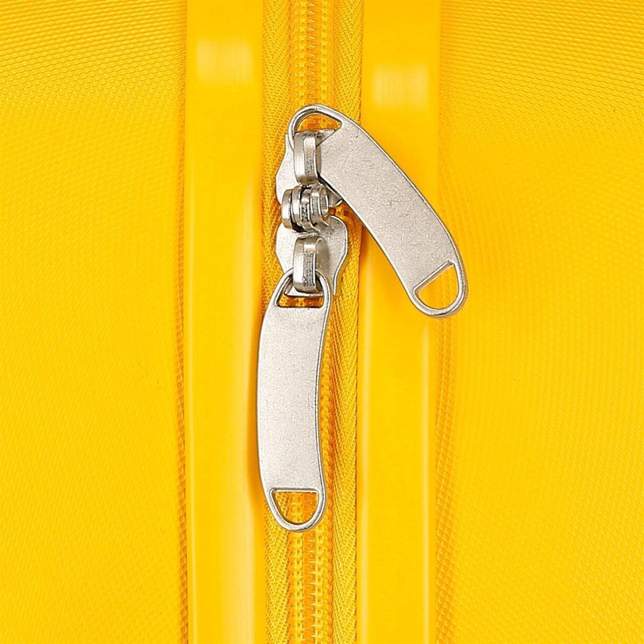 KOFFER INF.ABS 4R.(2 MULTI.) 45CM. MOVOM LUGGAGE OCKER