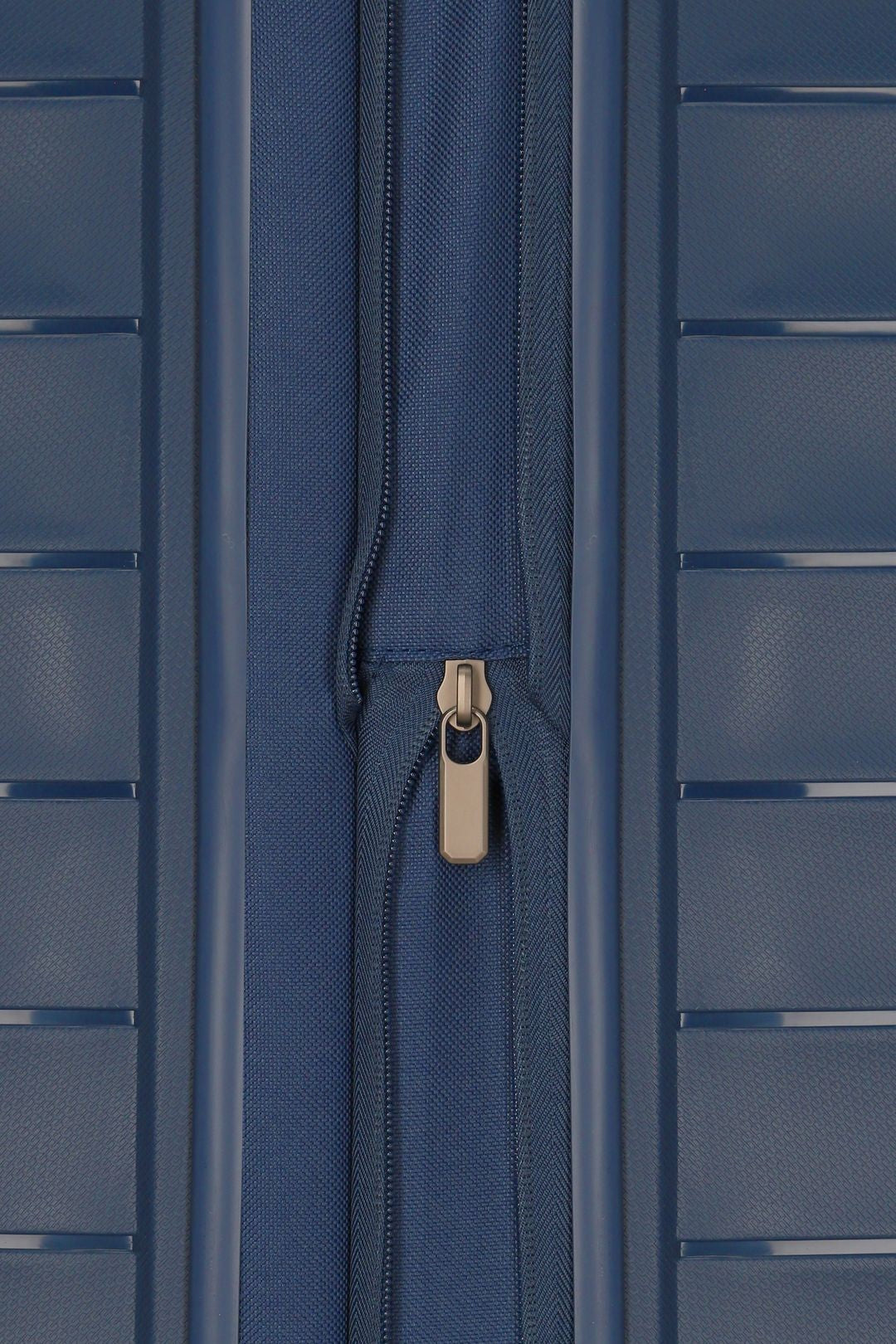 TRAVELITE MALETA MEDIANA EXTENSIBLE MOOBY 66CM DE POLIPROPILENO RECICLADO