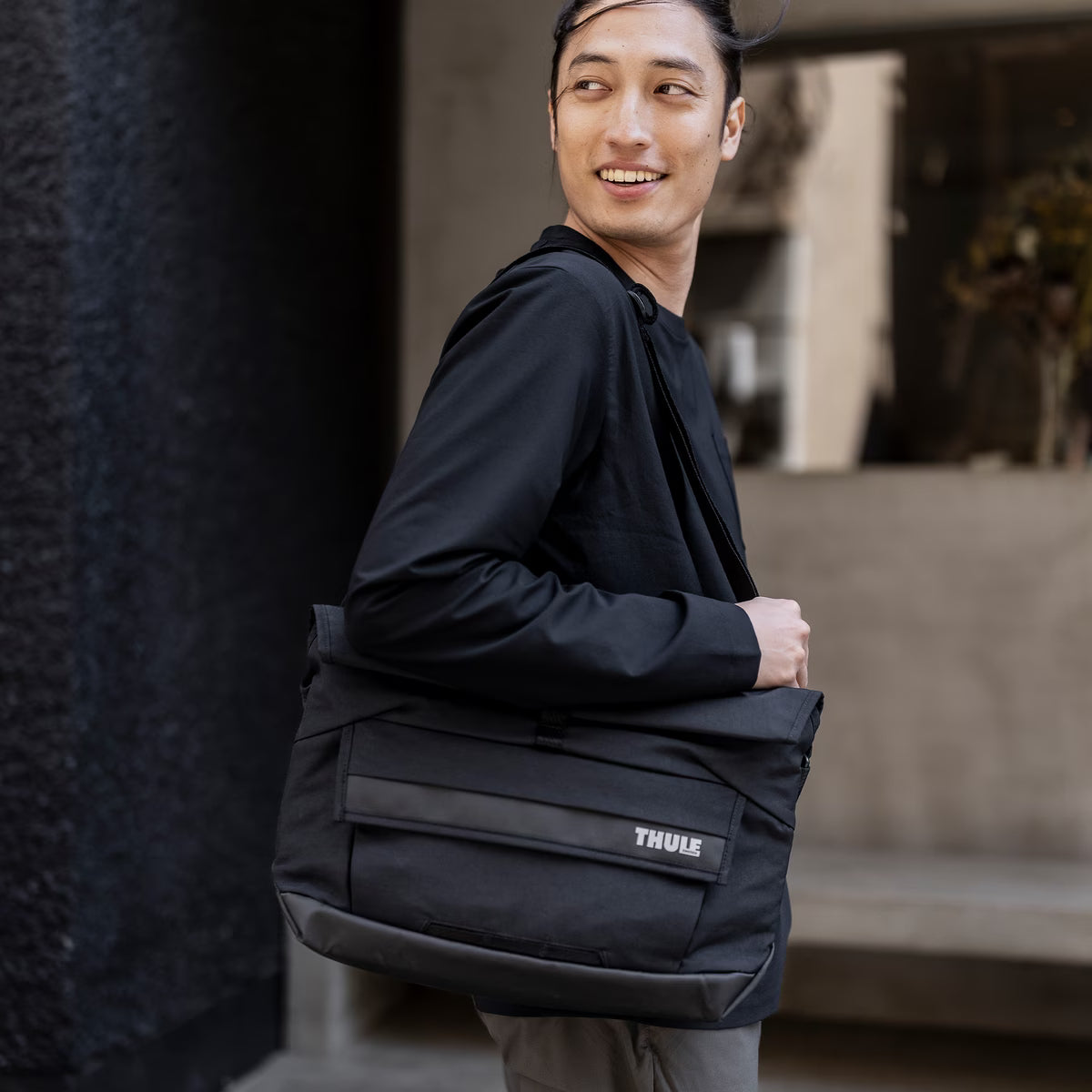 THULE PARAMOUNT 3.0 BOLSA BANDOLERA 14L