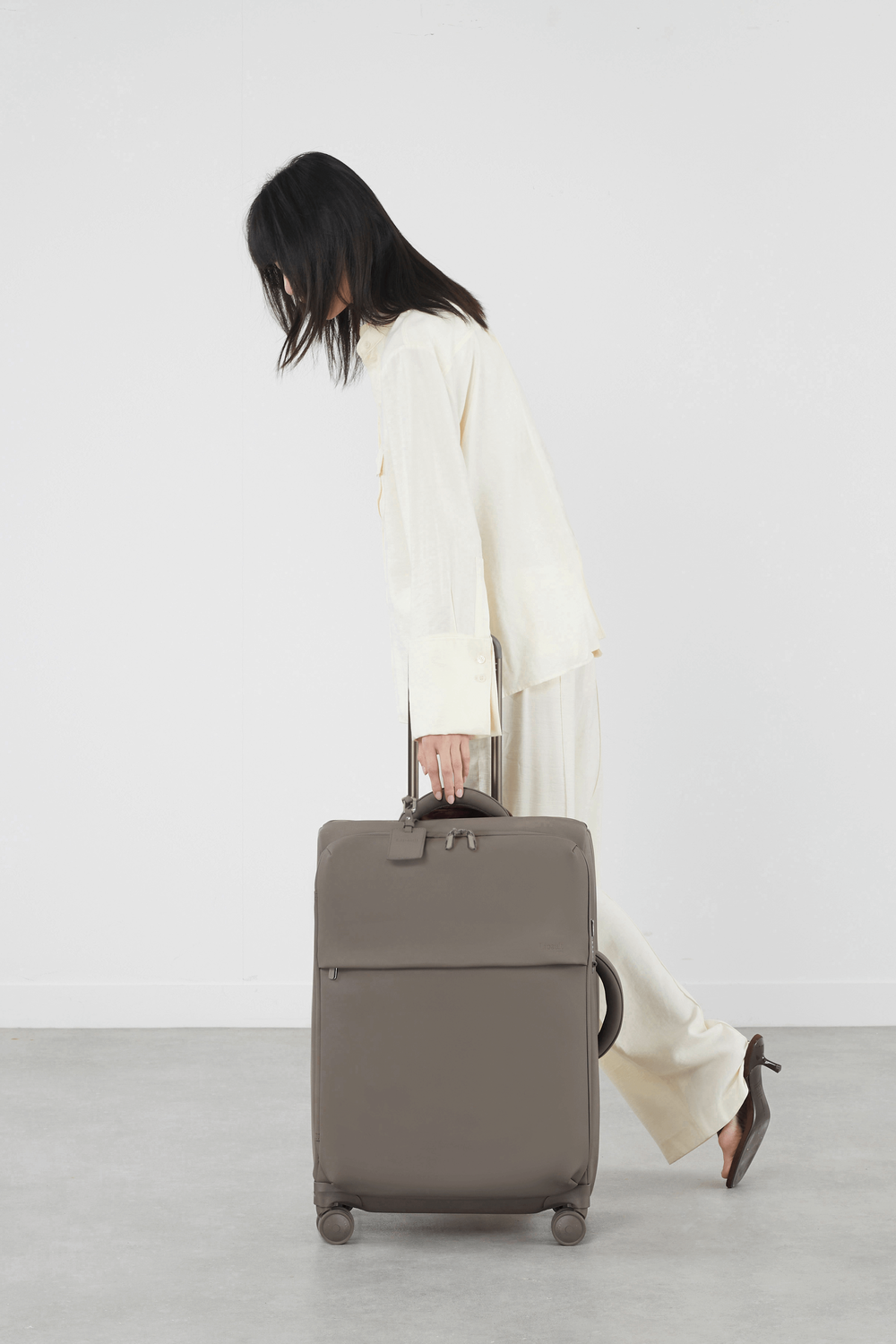 LIPAULT valise moyenne 63cm LOST IN BERLIN -Pierre de frêne