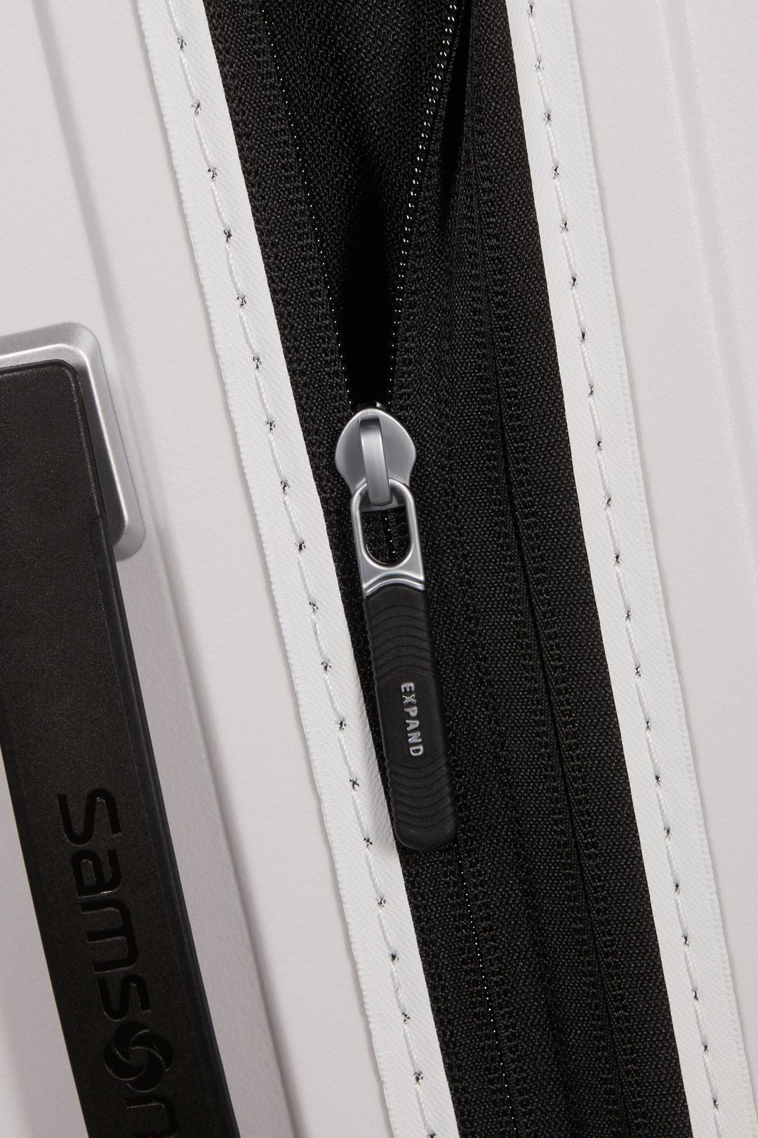 Gemiddelde koffer Extensible UPSCAPE van Samsonite 68cm