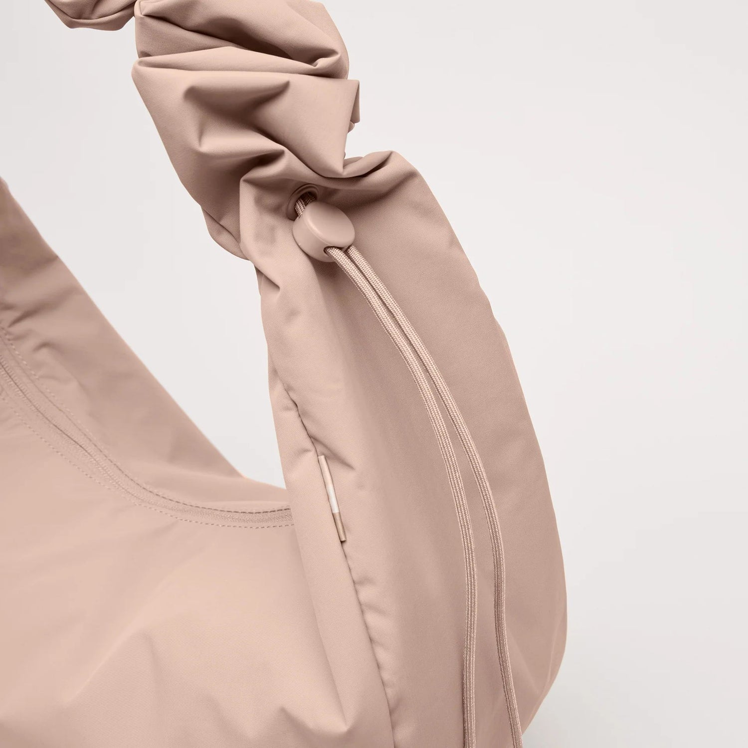 GOT BAG MOON BAG RUFFLE MONOCHROME