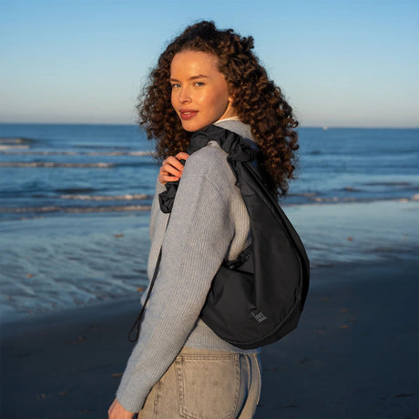 GOT BAG MOON BAG RUFFLE MONOCHROME