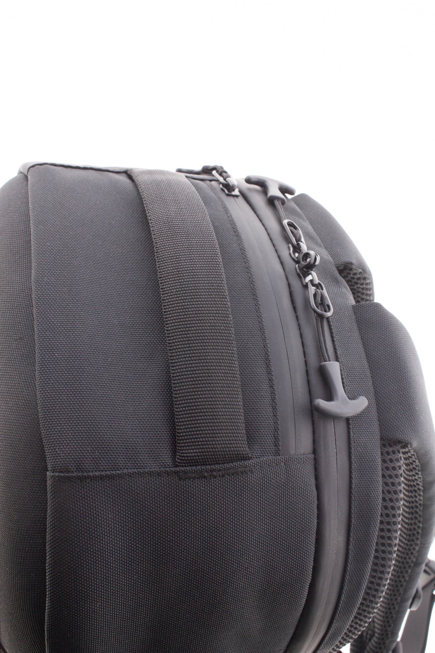 VOGART MITTLERER DIEBSTAHLSICHERER REISERUCKSACK