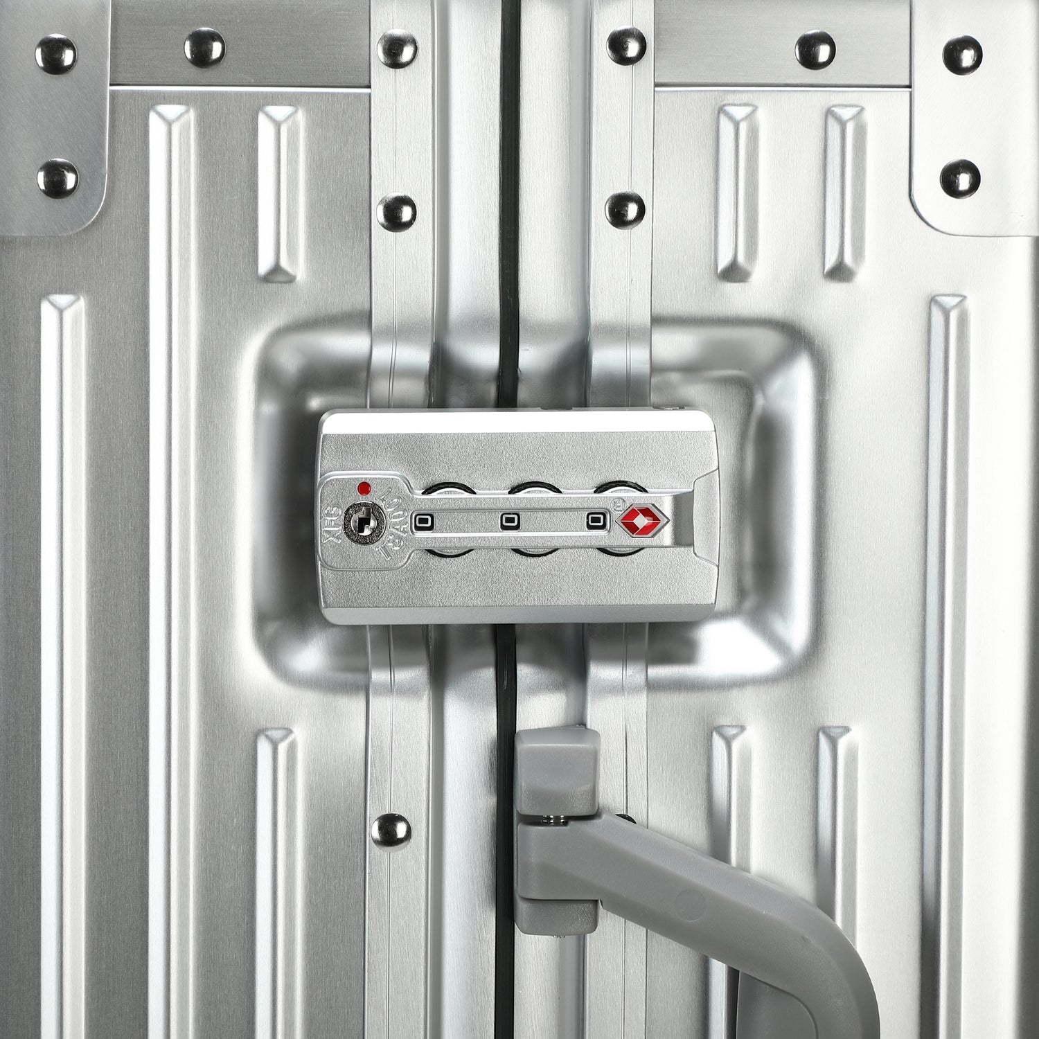 GREENWICH Maleta 100%  ALUMINIO Praga Mediana 66.5cm