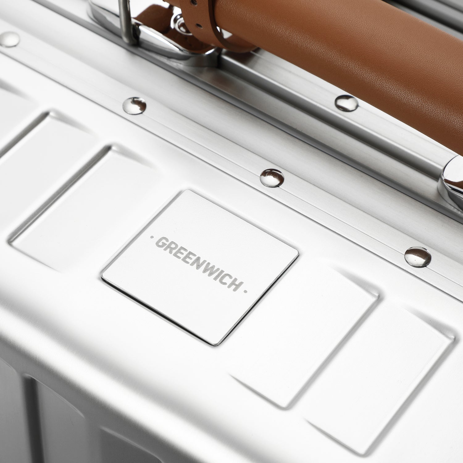 GREENWICH medium suitcase 100% Aluminum NEW YORK 2.0