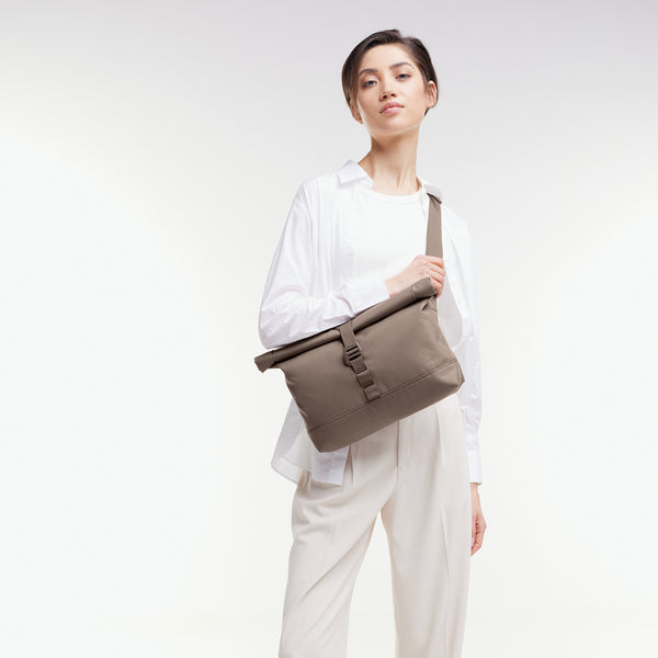 BOLSA MENSAGEIRO MONOCROMÁTICA